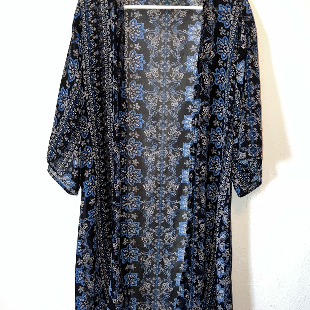 Forever 21 Black Sheer Paisley Kimono with Blue Accents